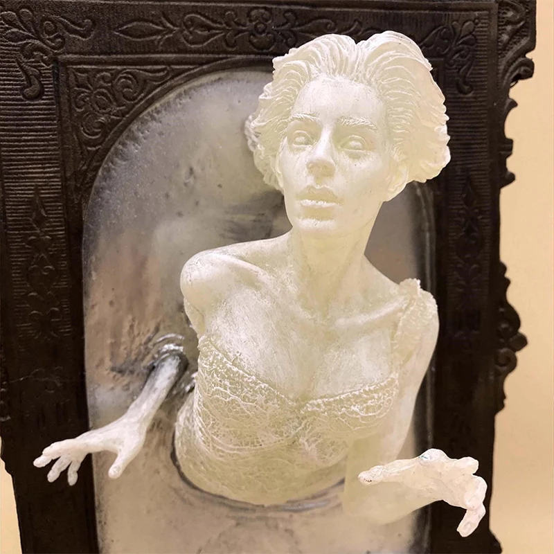 Interior Design Apartment - Sculpture Murale Fantôme d'Halloween dans le