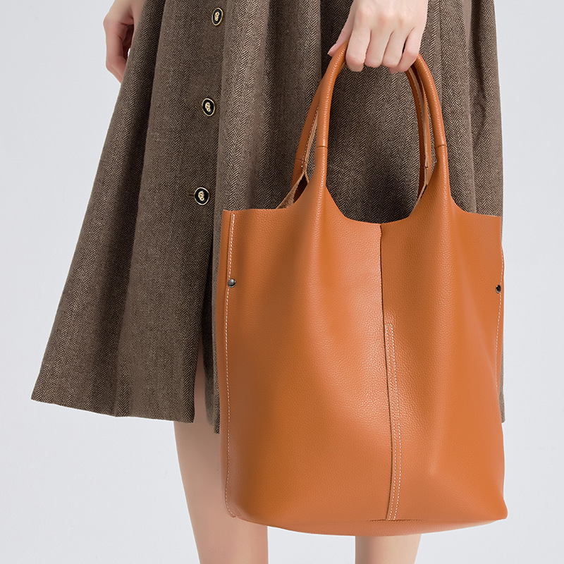 Grand sac fourre-tout en cuir  - Interior Design News avis et prix