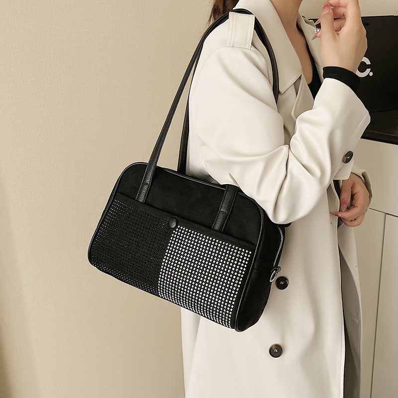 Sac à bandoulière en strass po - Interior Design News avis et prix