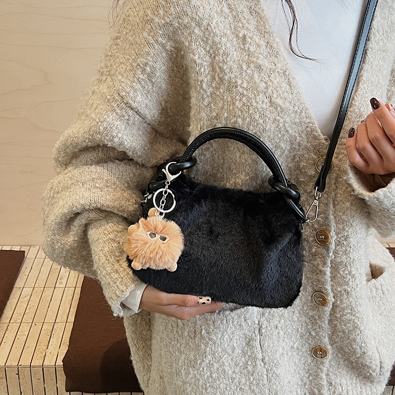 Sacs à main en peluche simples - Interior Design News avis et prix